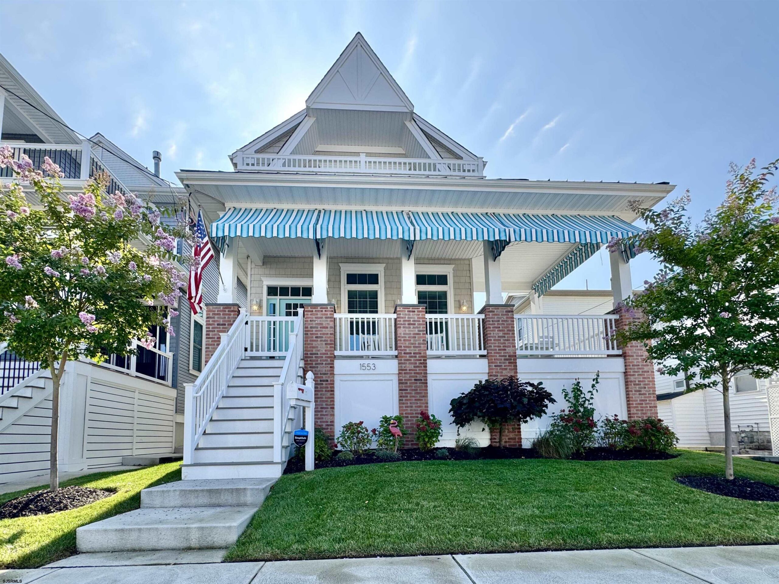 1553 West Avenue