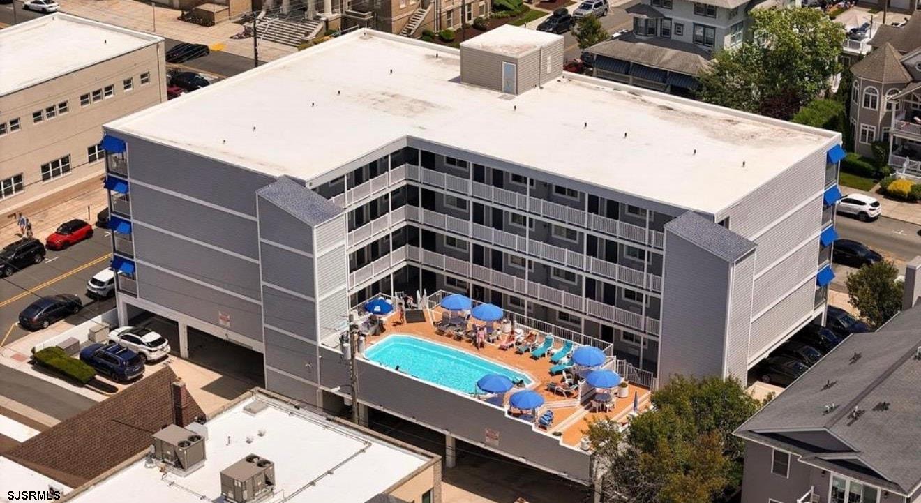 1008 Wesley Avenue, #305